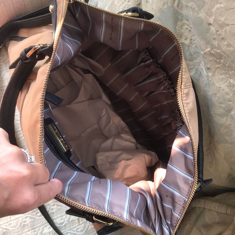 Perfect Condition Tote! - image 4